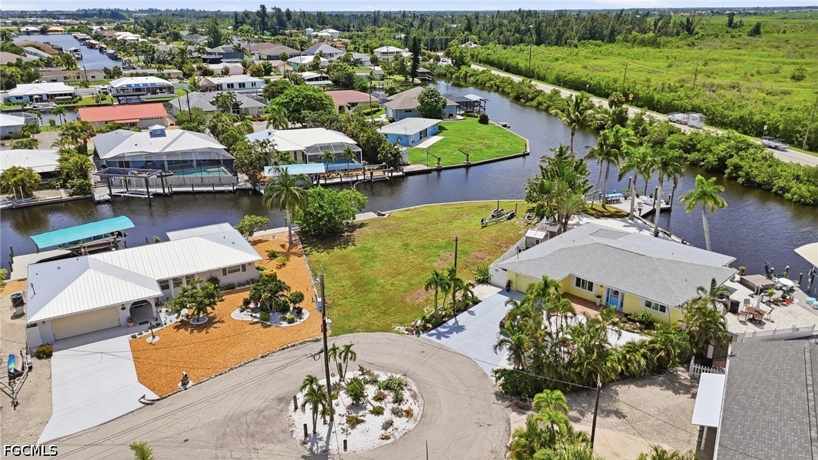 Waterfront Home for Sale in Matlacha Isles, photo 8