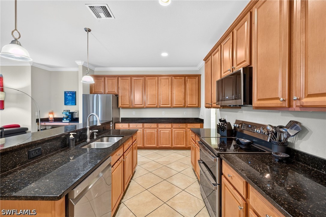 4 Bed Pool Home for Sale in Promenade West, photo 8
