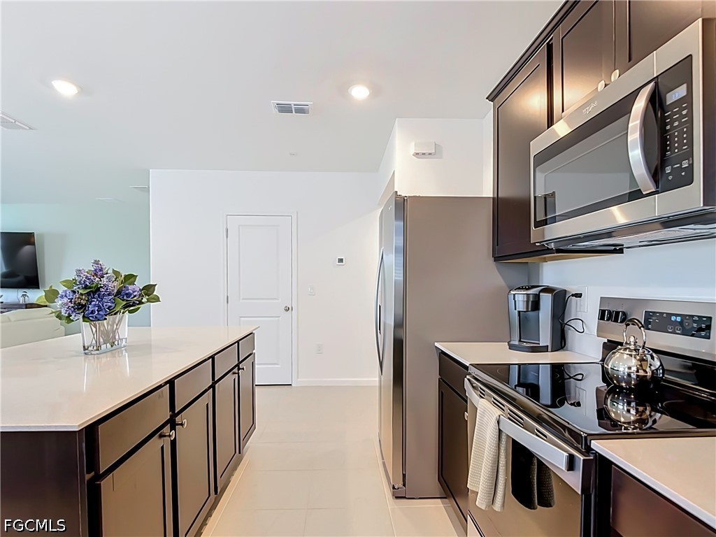 4 Bed SingleFamilyResidence for Sale in Caloosa Cove, photo 8