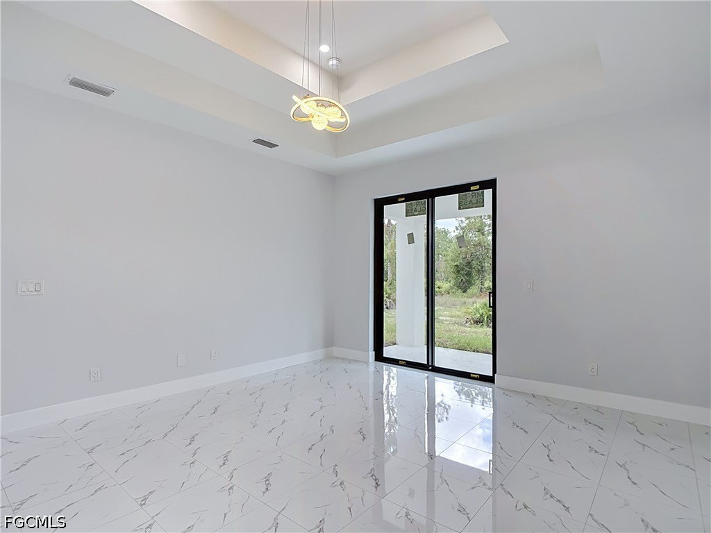 3 Bed SingleFamilyResidence for Sale in Lehigh Acres, photo 8