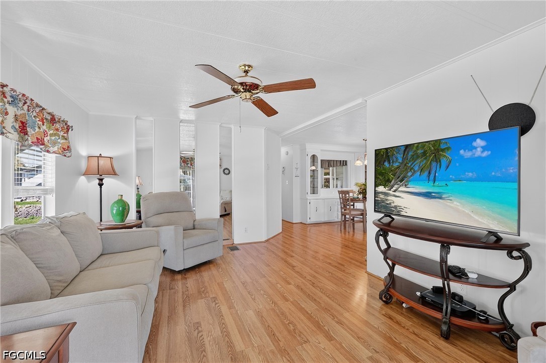 2 Bed ManufacturedHome for Sale in North Fort Myers, photo 8
