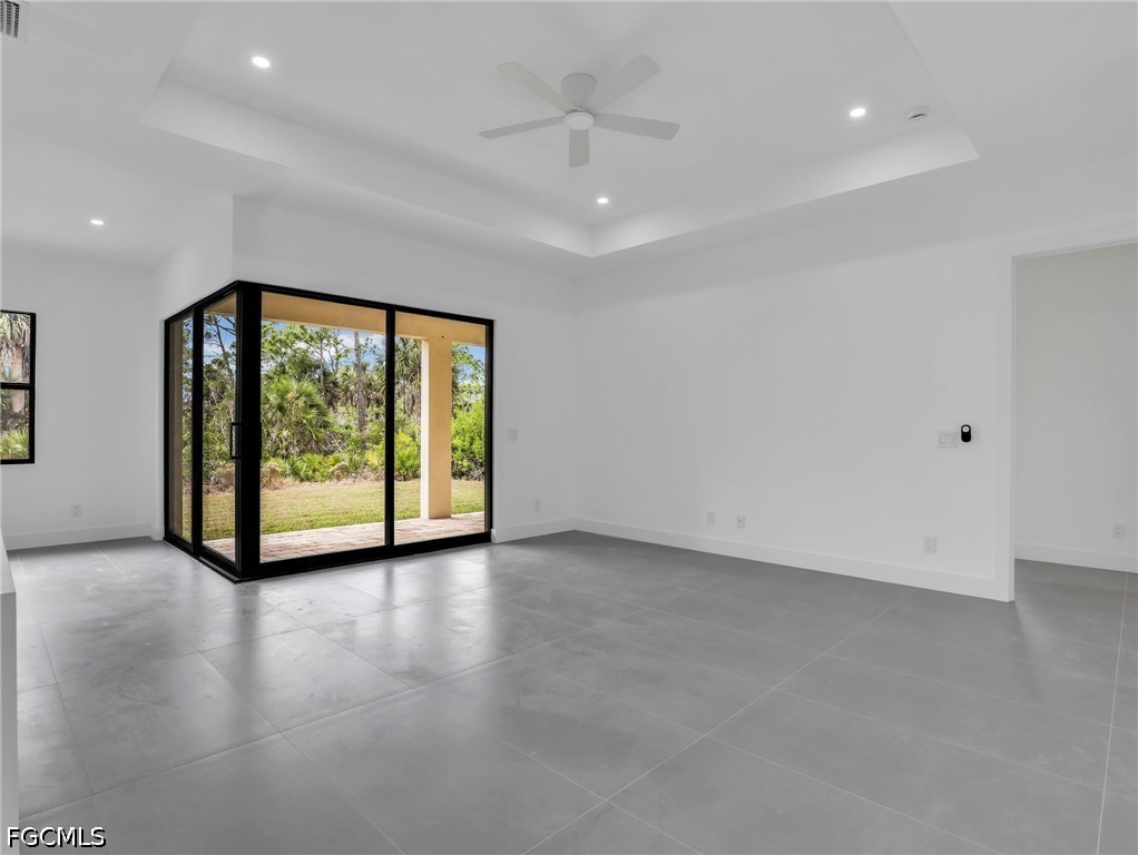 3 Bed SingleFamilyResidence for Sale in East Englewood, photo 8