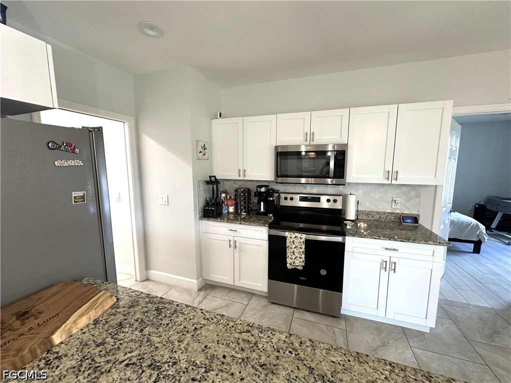 3 Bed SingleFamilyResidence for Sale in Lehigh Acres, photo 8