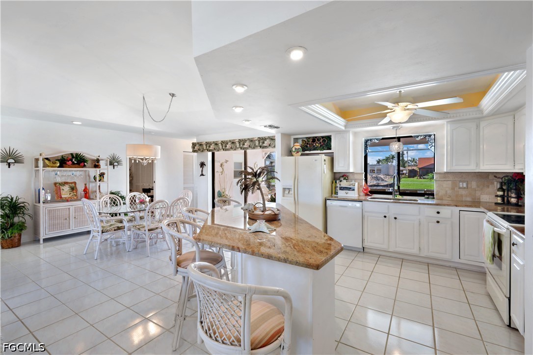 3 Bed Pool Home for Sale in Cape Coral, photo 8