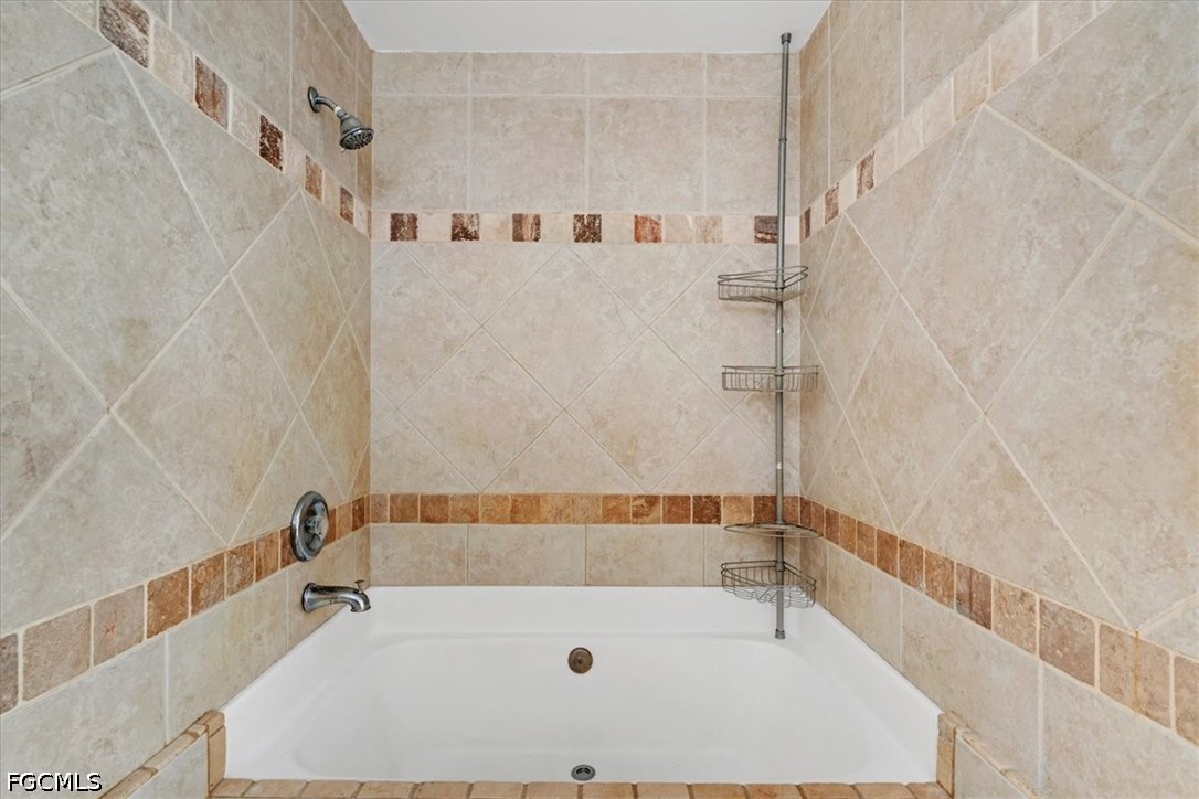 3 Bed Pool Home for Sale in Naples, photo 8