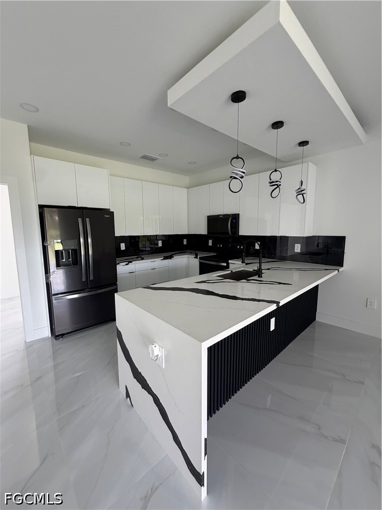 4 Bed Waterfront Home for Sale in Fort Myers, photo 8