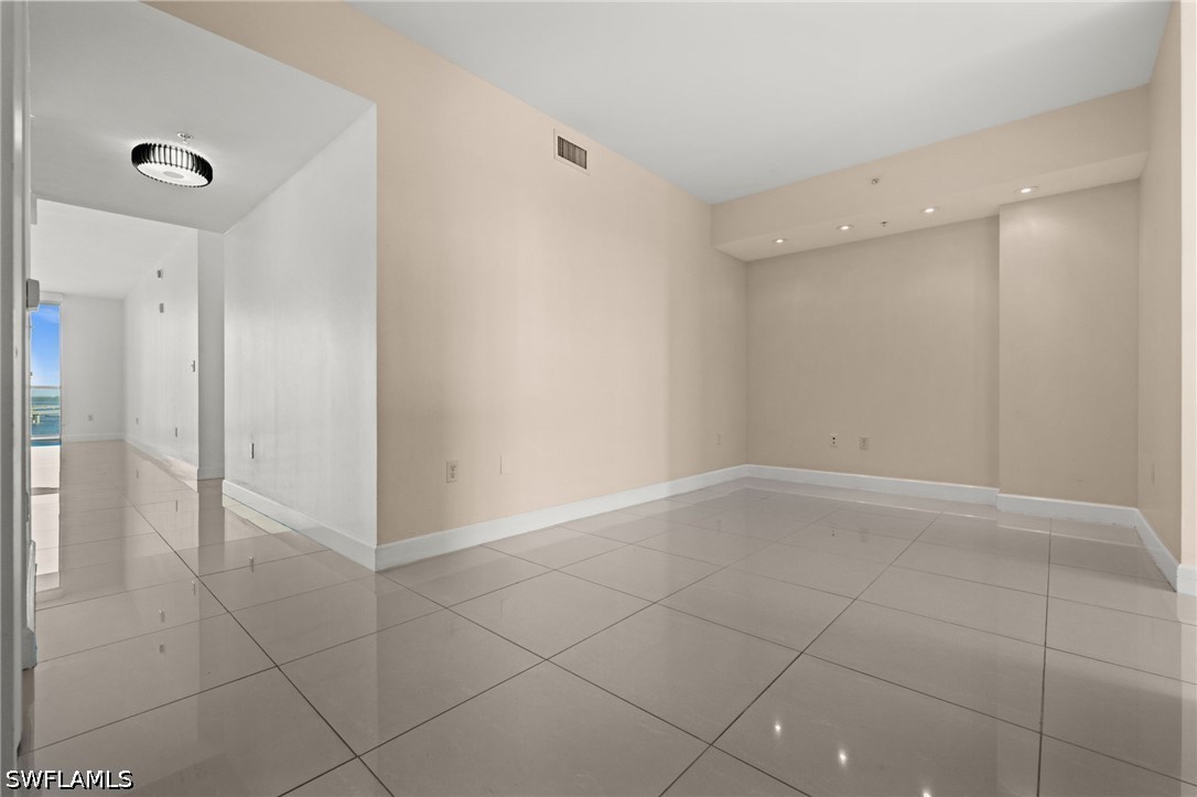 2 Bed Waterfront Home for Sale in Oasis, photo 8