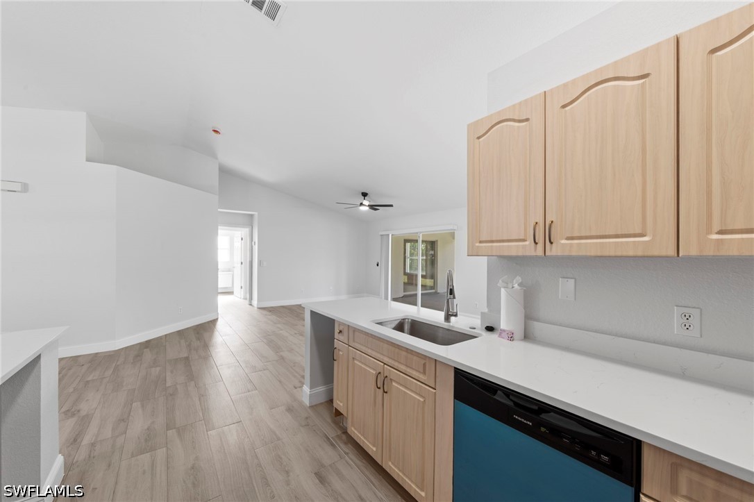 3 Bed SingleFamilyResidence for Sale in Cape Coral, photo 8