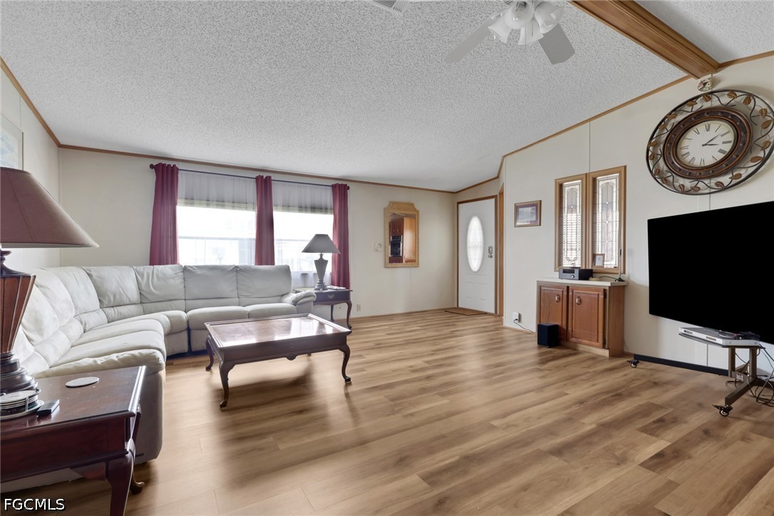 2 Bed ManufacturedHome for Sale in Tamiami Village, photo 8