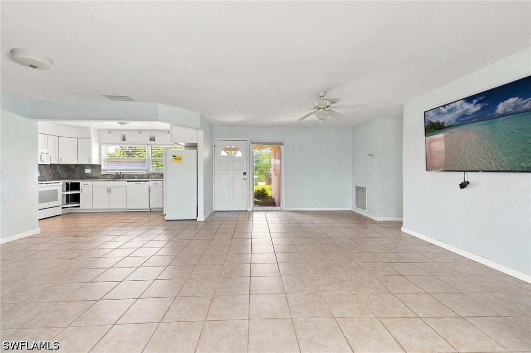 2 Bed Pool Home for Sale in Cape Coral, photo 8