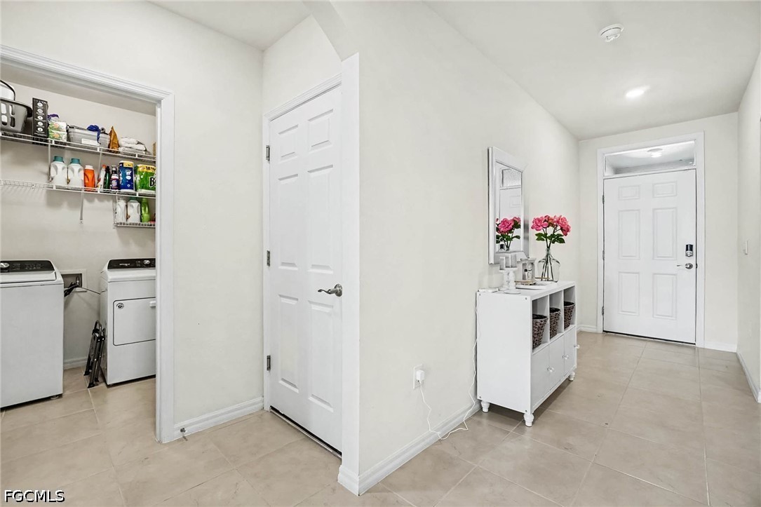 3 Bed SingleFamilyResidence for Sale in Cape Coral, photo 8