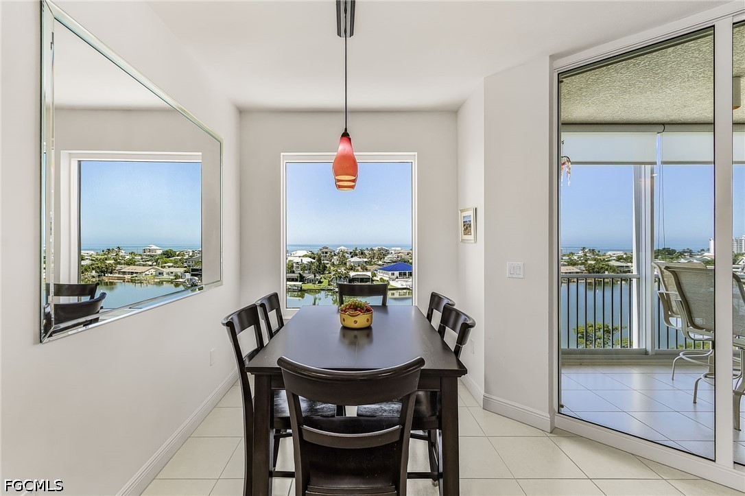 3 Bed Waterfront Home for Sale in Waterside At Bay Beach, photo 8