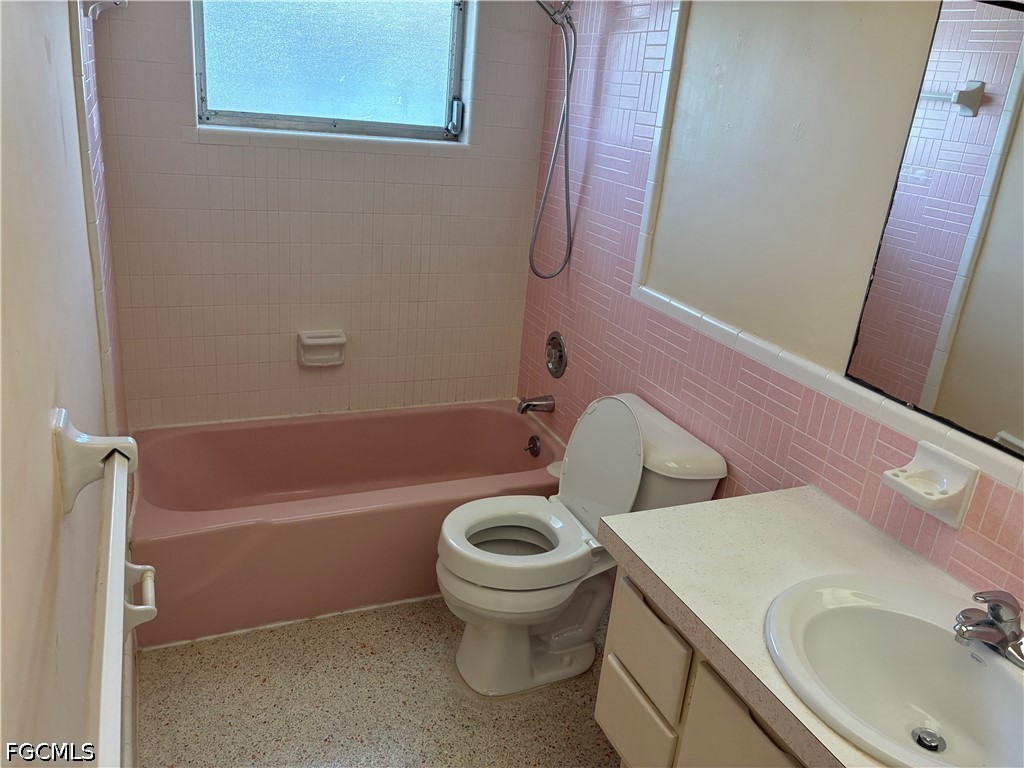 2 Bed Waterfront Home for Sale in Cape Coral, photo 8