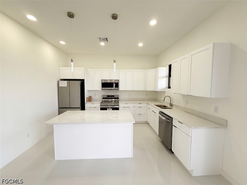 4 Bed SingleFamilyResidence for Sale in Cape Coral, photo 8