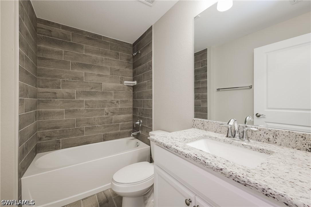 3 Bed SingleFamilyResidence for Sale in Lehigh Acres, photo 8