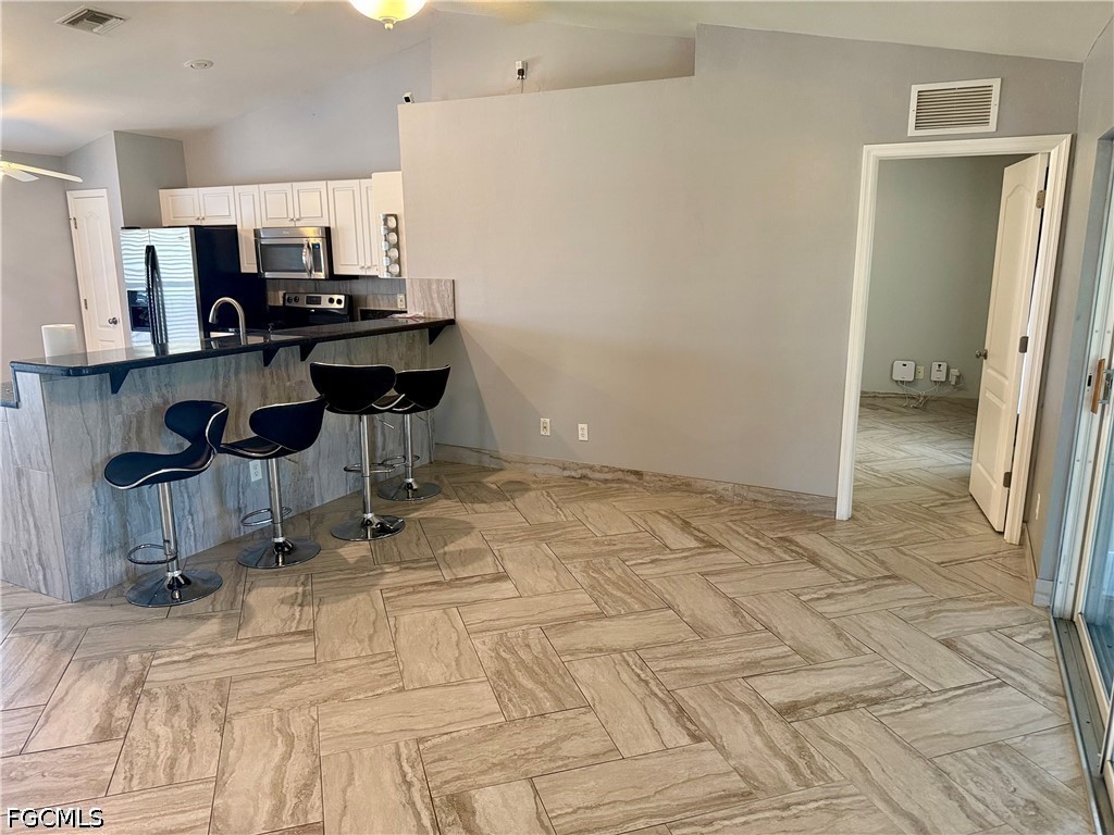 3 Bed SingleFamilyResidence for Sale in Cape Coral, photo 8