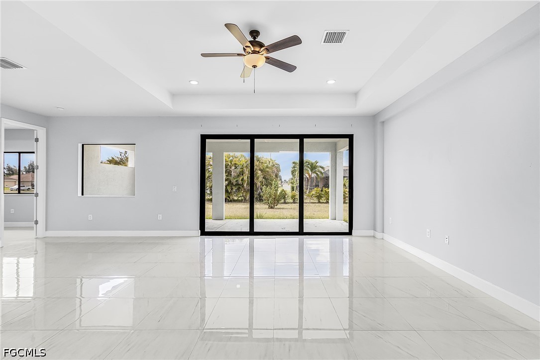 3 Bed SingleFamilyResidence for Sale in Cape Coral, photo 8