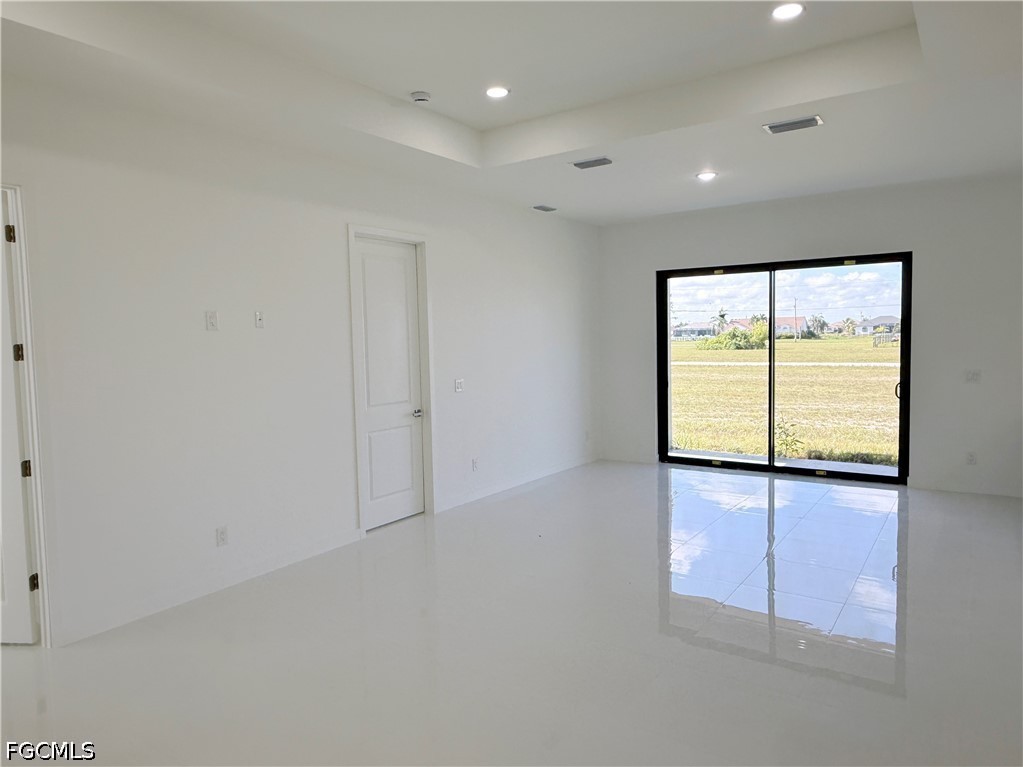 4 Bed SingleFamilyResidence for Sale in Cape Coral, photo 8