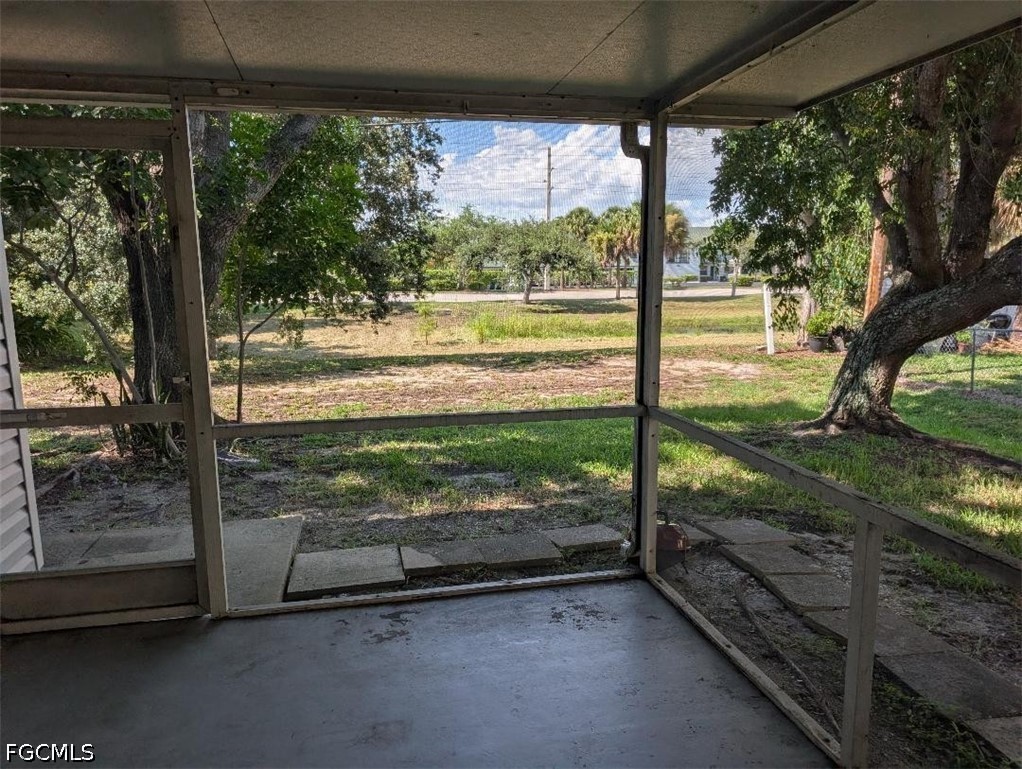 2 Bed Condominium for Sale in Cape Coral, photo 8