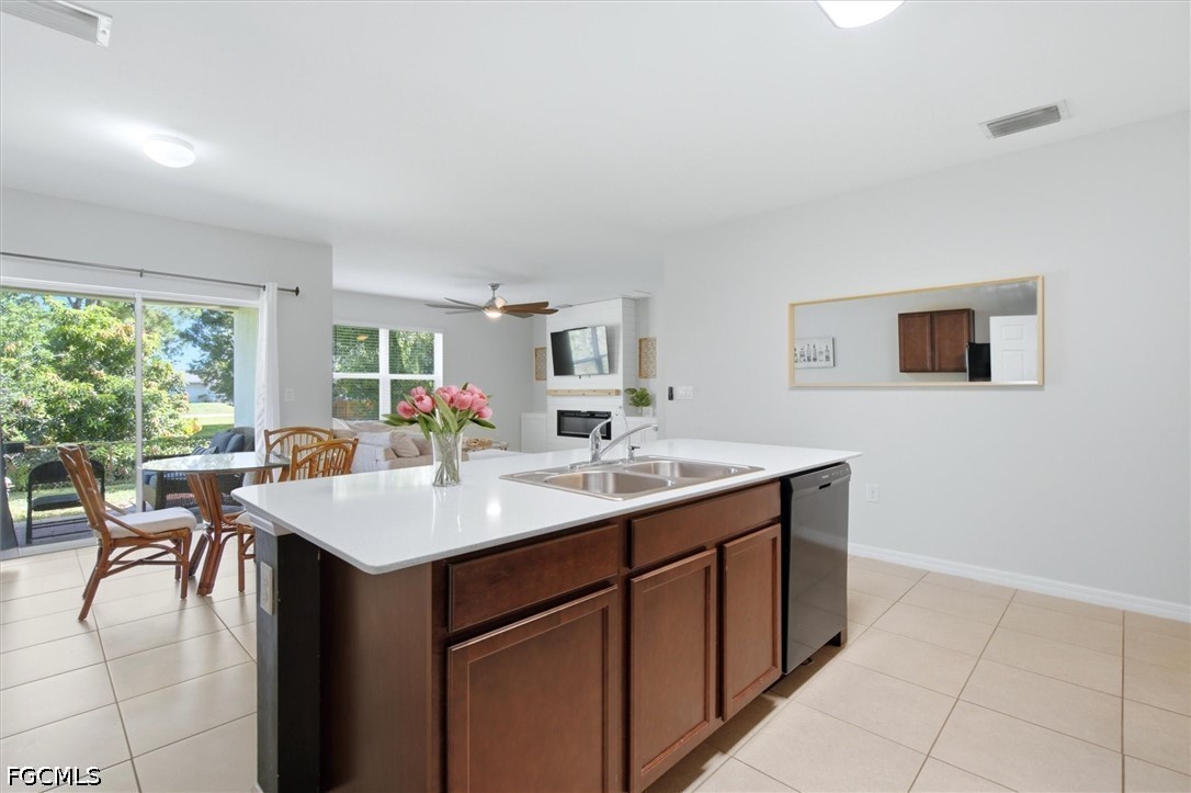 4 Bed SingleFamilyResidence for Sale in San Carlos Park, photo 8