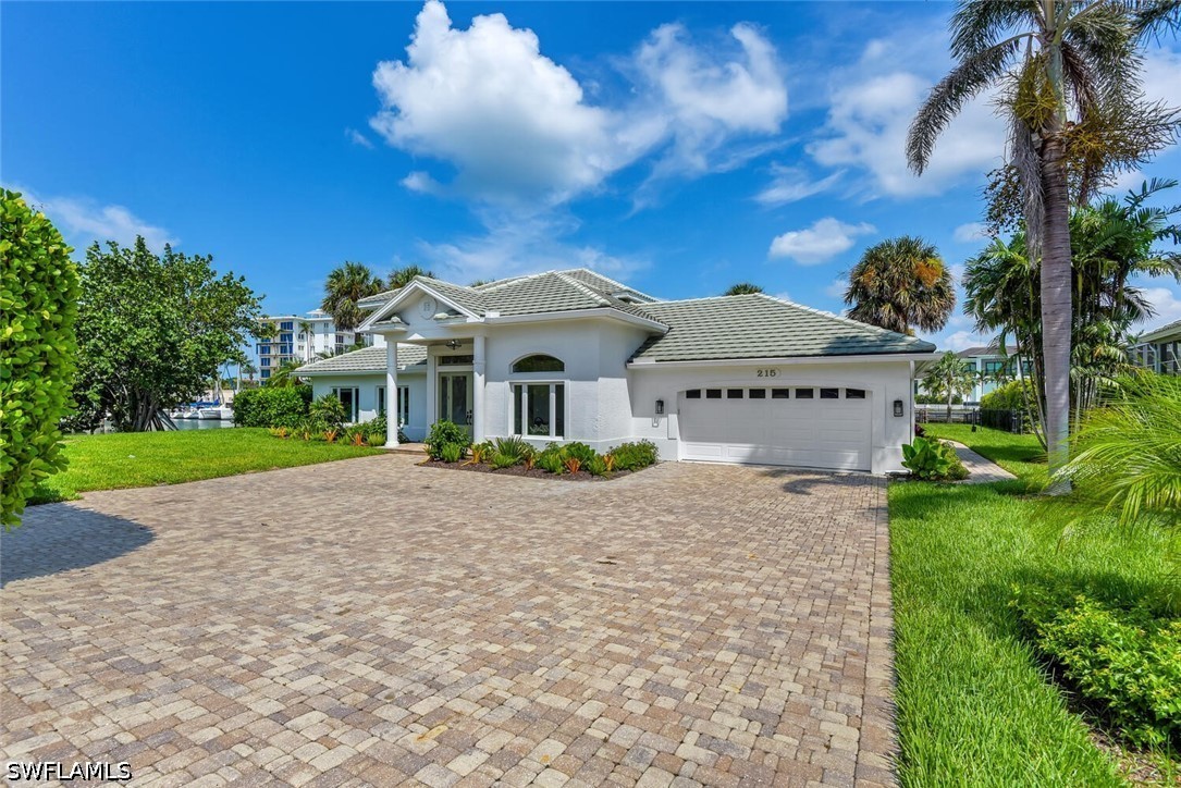 5 Bed Pool Home for Sale in Moorings, photo 8