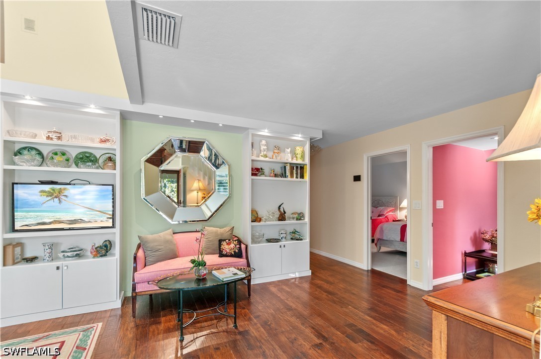 2 Bed Detached for Sale in Naples, photo 8