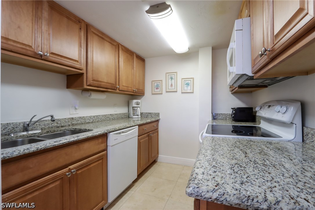 1 Bed Waterfront Home for Sale in Naples, photo 8