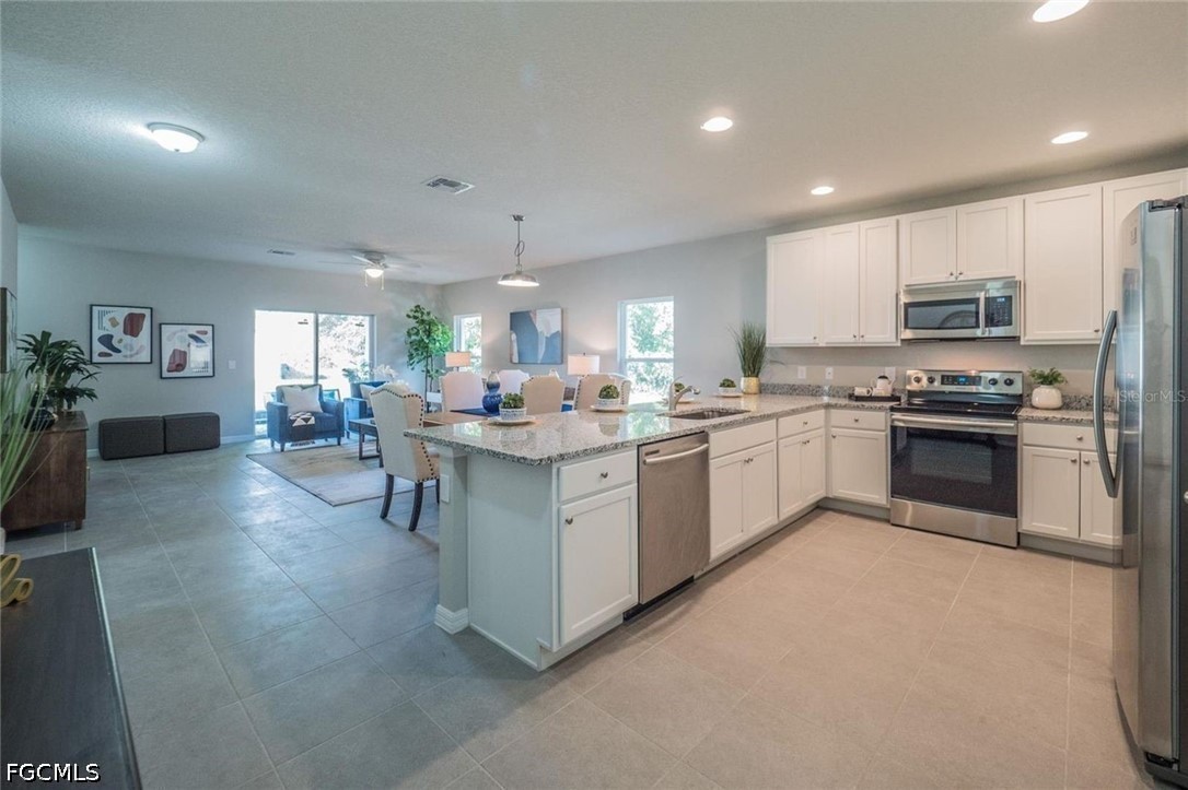 4 Bed SingleFamilyResidence for Sale in Cape Coral, photo 8