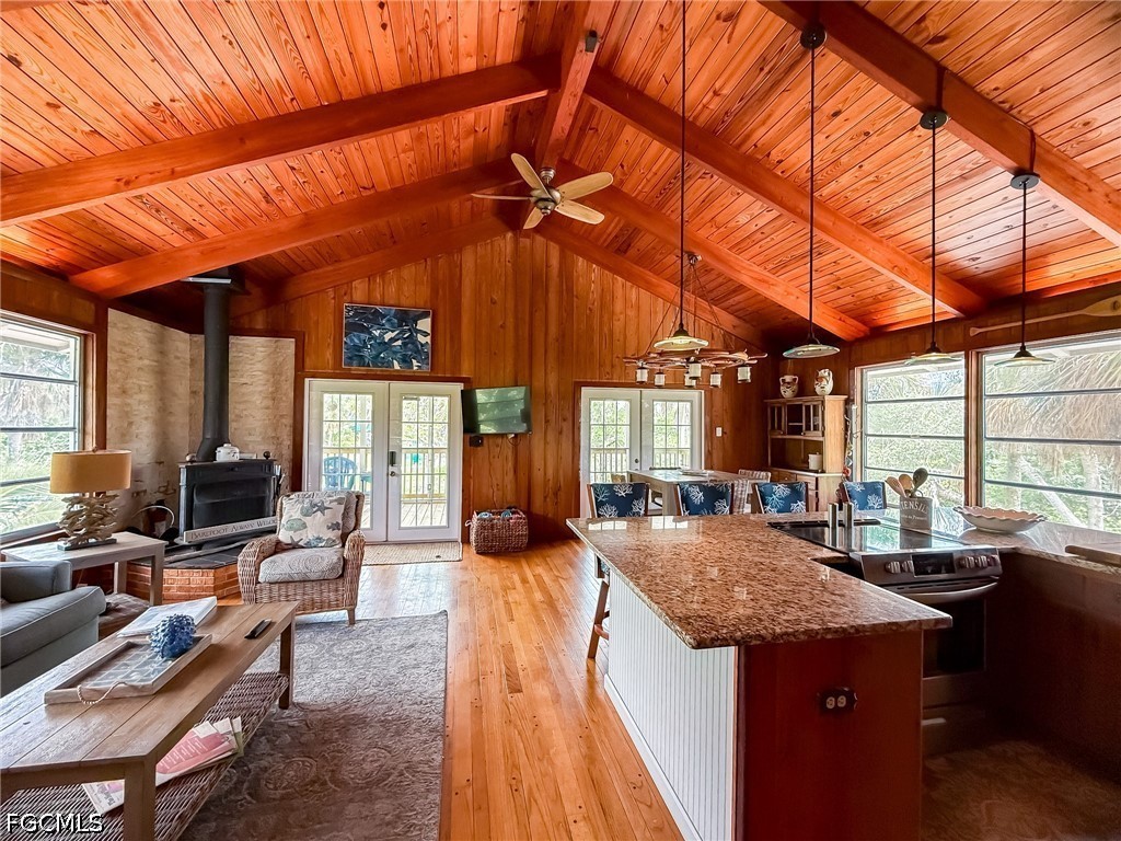 2 Bed SingleFamilyResidence for Sale in Upper Captiva, photo 8