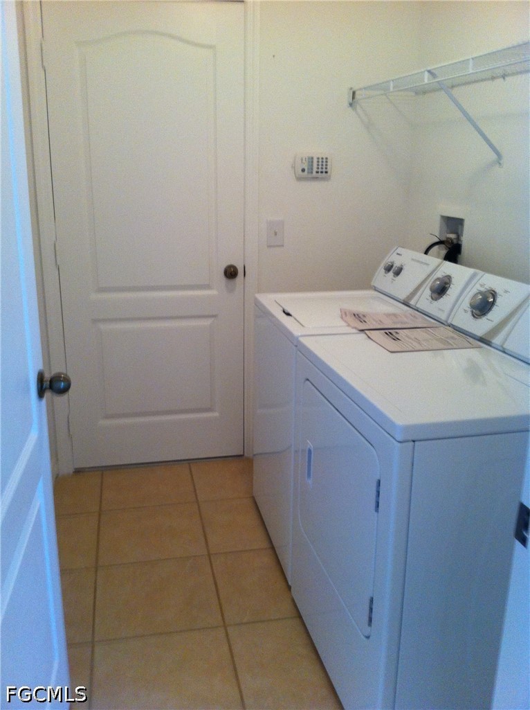3 Bed SingleFamilyResidence for Sale in Cape Coral, photo 8