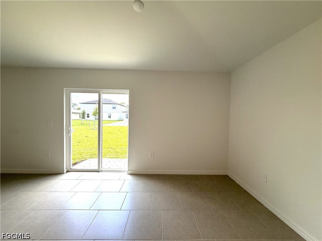3 Bed SingleFamilyResidence for Sale in Crane Landing, photo 8