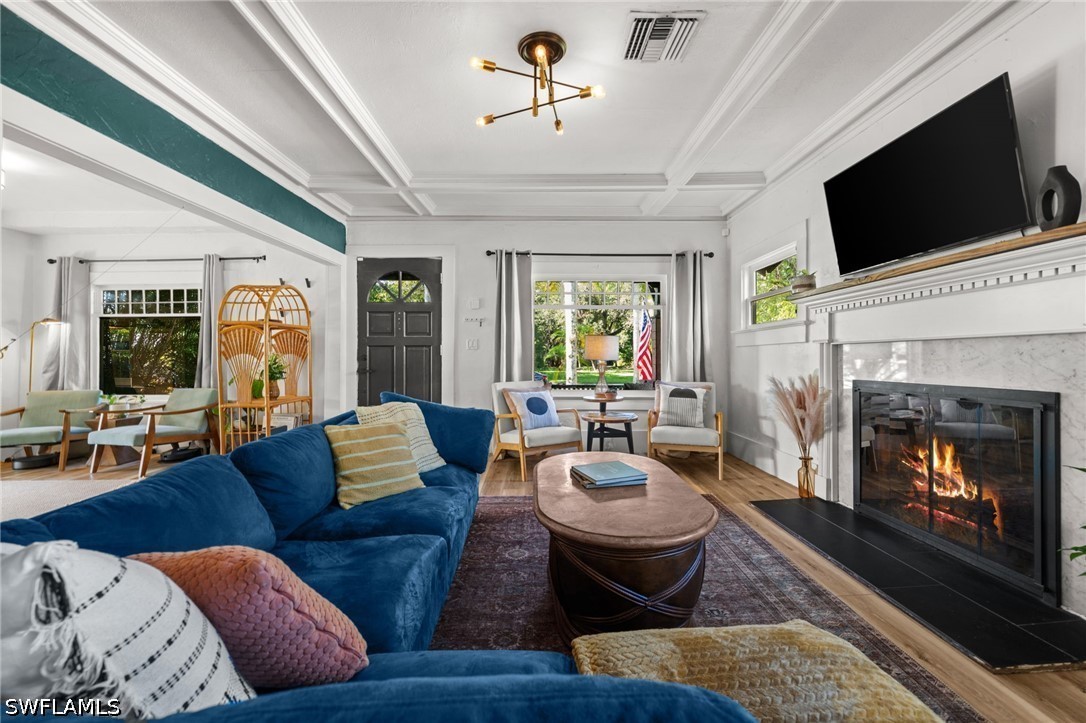 3 Bed SingleFamilyResidence for Sale in Dean Park, photo 8