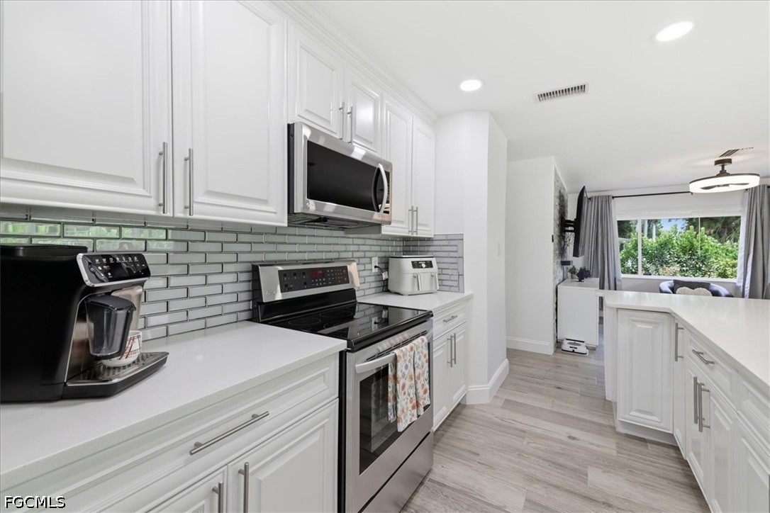 3 Bed Pool Home for Sale in Palmlee Park, photo 8