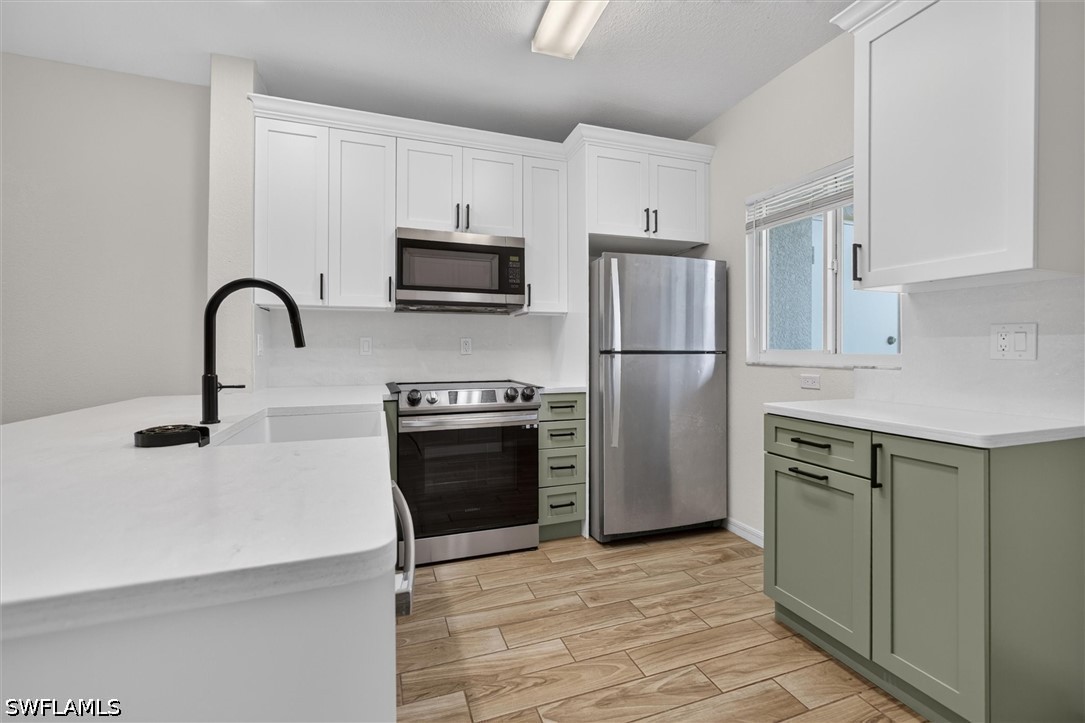 2 Bed Condominium for Sale in Fort Myers, photo 8