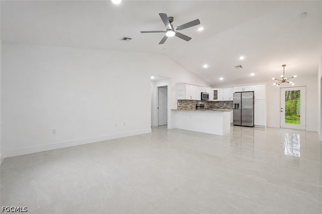 3 Bed SingleFamilyResidence for Sale in Lehigh Acres, photo 8