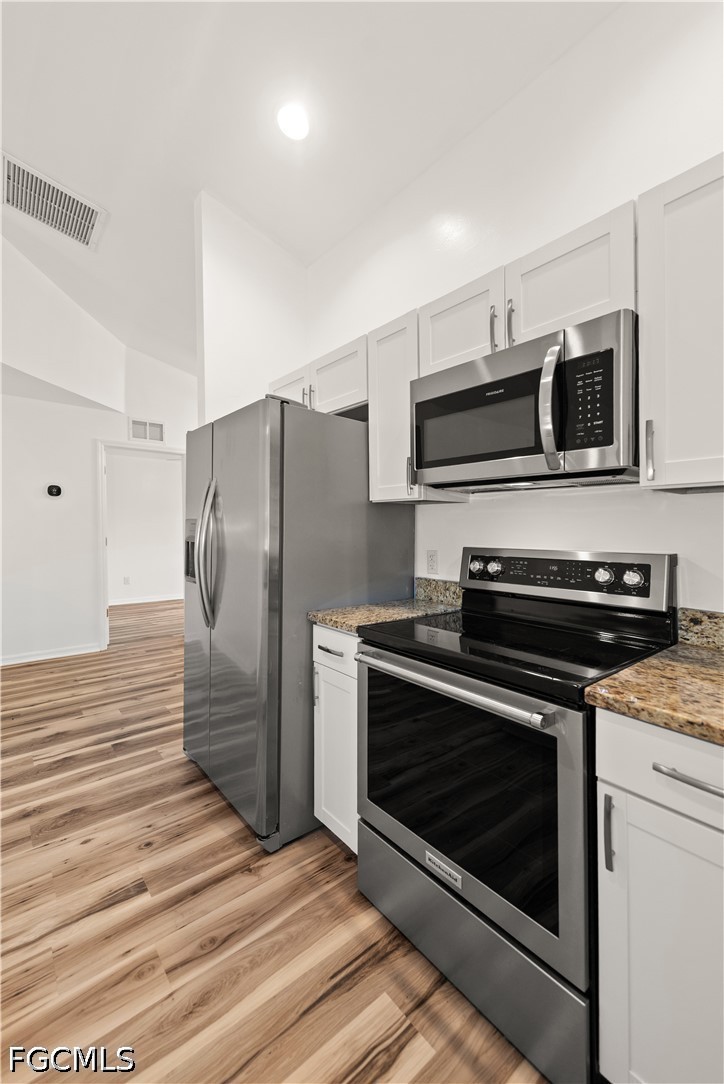 3 Bed Waterfront Home for Sale in Cape Coral, photo 8