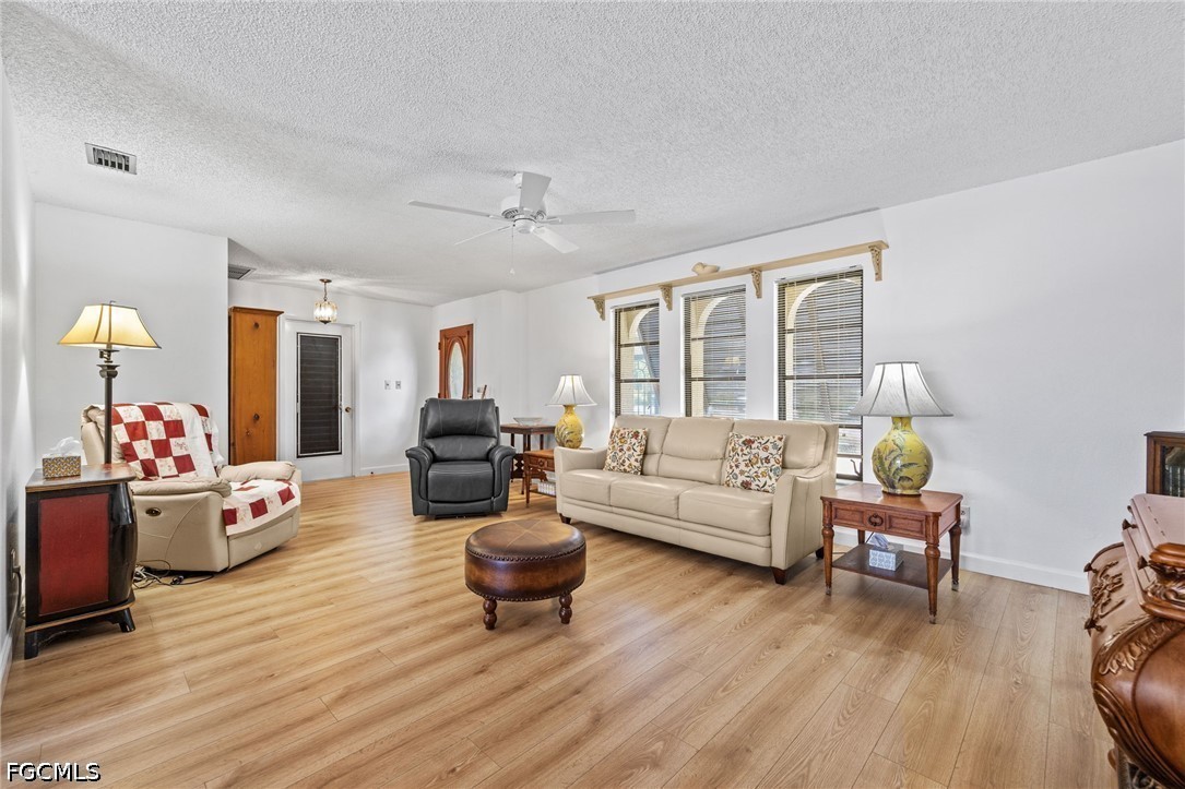 3 Bed Pool Home for Sale in Cape Coral, photo 8
