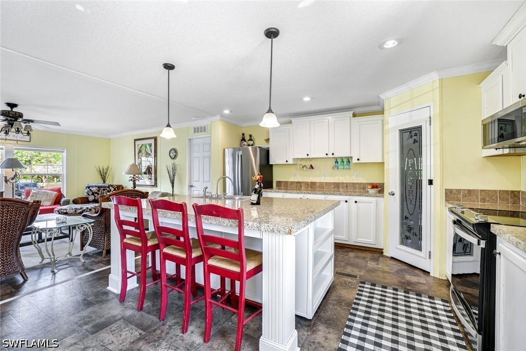 4 Bed SingleFamilyResidence for Sale in Goodland Isles, photo 8
