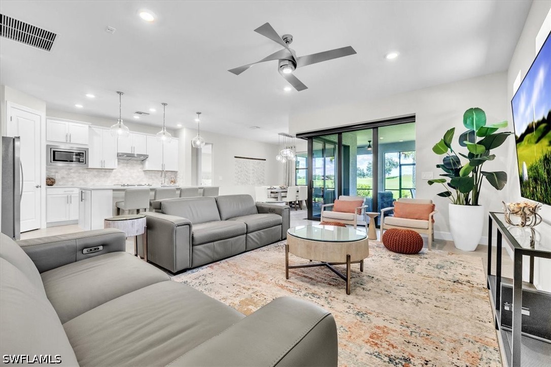 3 Bed SingleFamilyResidence for Sale in Alva, photo 8