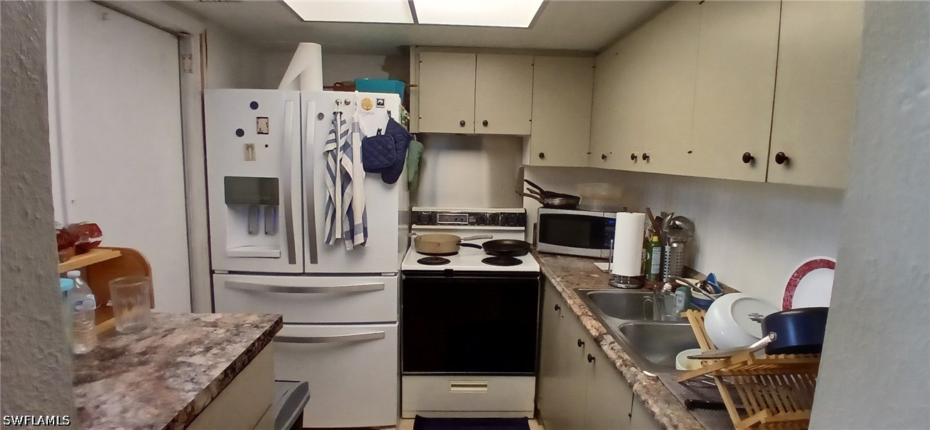 2 Bed Condominium for Sale in Tropic Terrace, photo 8
