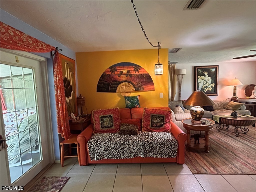1 Bed Attached for Sale in Bonita Farms, photo 8