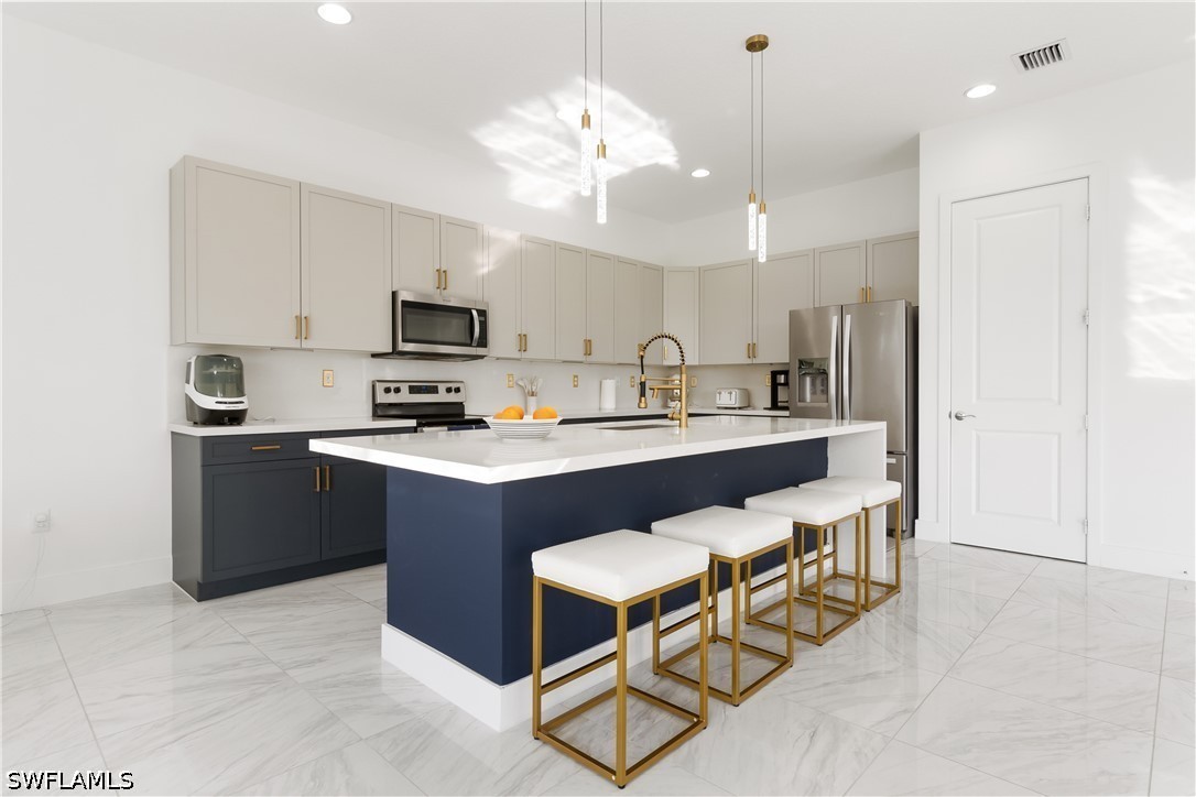 4 Bed SingleFamilyResidence for Sale in Maple Ridge, photo 8
