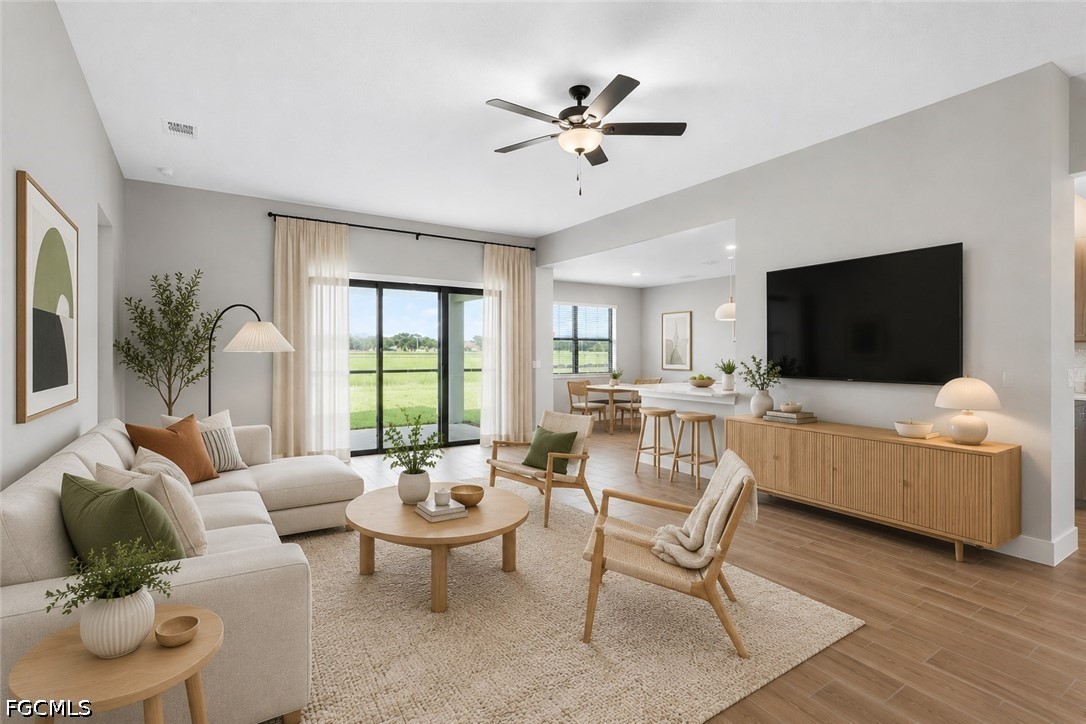 4 Bed SingleFamilyResidence for Sale in Cape Coral, photo 8