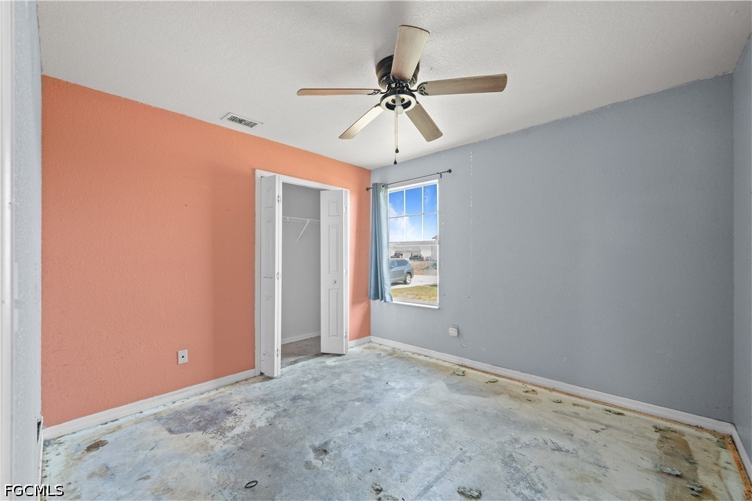 3 Bed SingleFamilyResidence for Sale in Cape Coral, photo 8