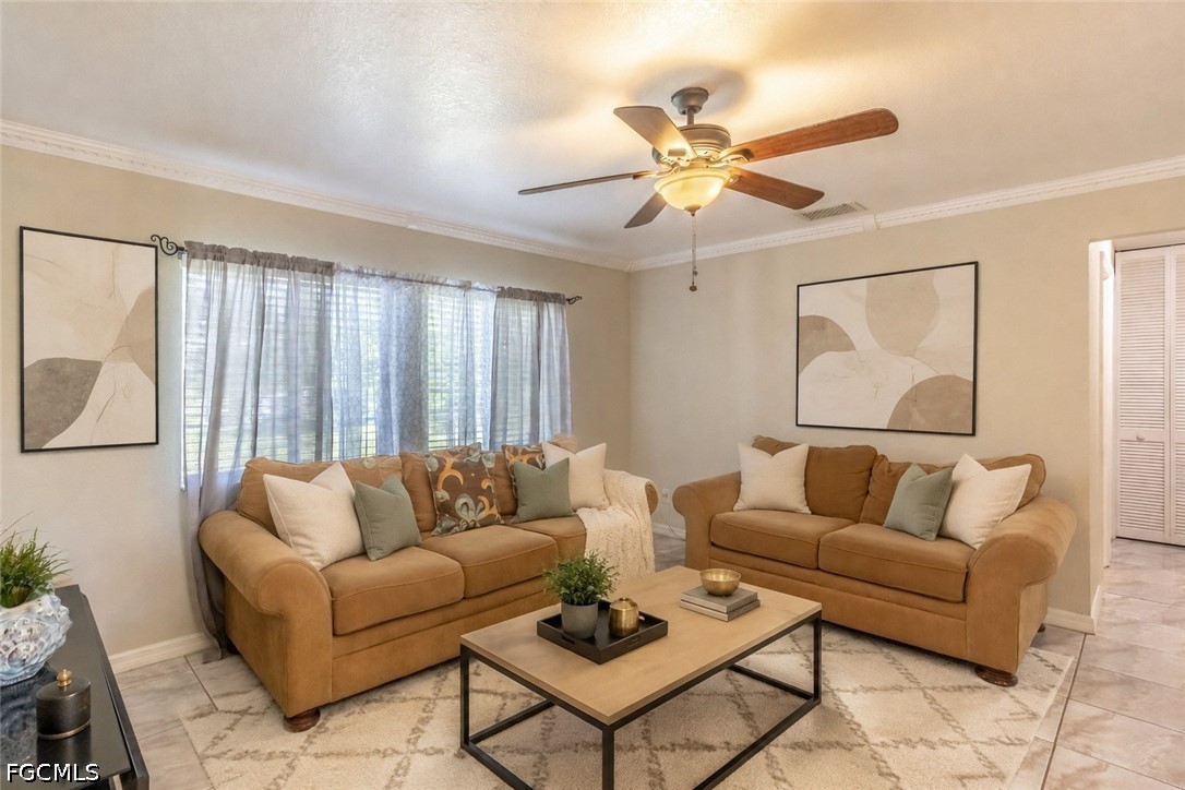 4 Bed SingleFamilyResidence for Sale in Naples, photo 8
