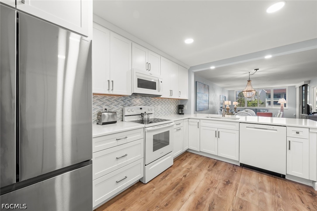 2 Bed Pool Home for Sale in Sanibel, photo 8