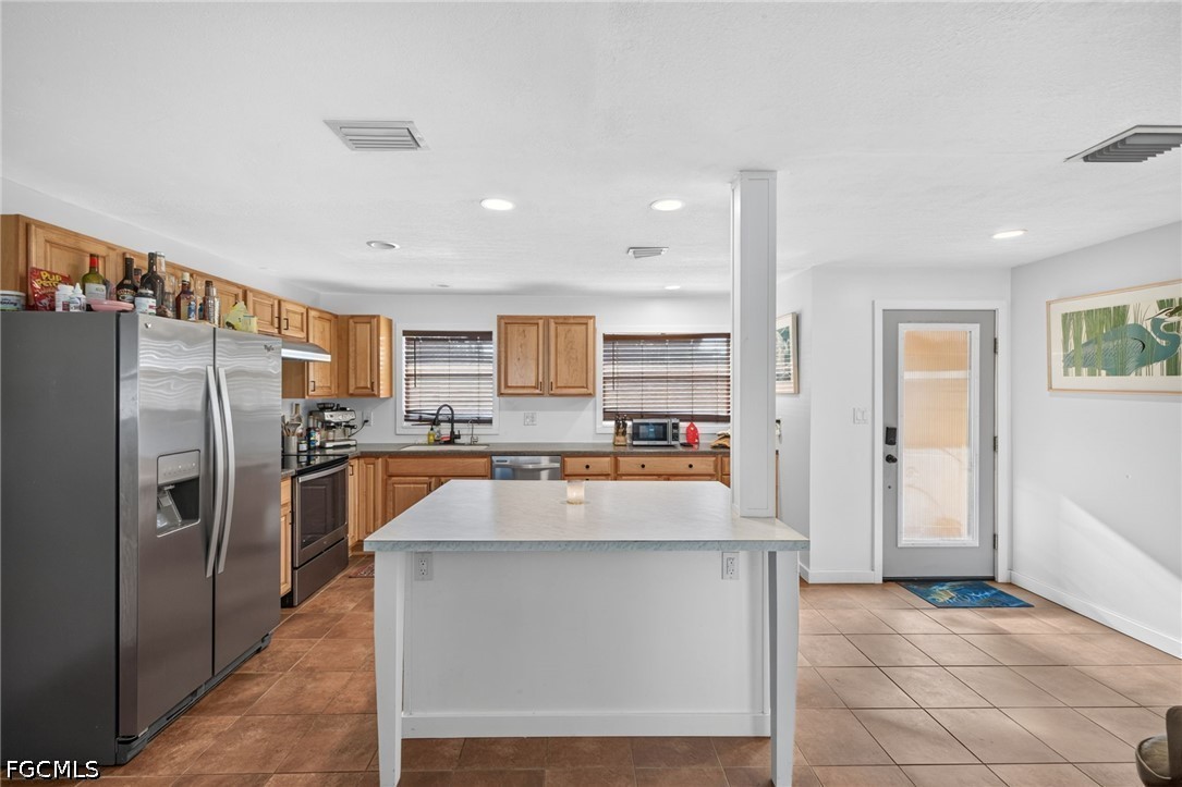 2 Bed SingleFamilyResidence for Sale in Rio Vista, photo 8