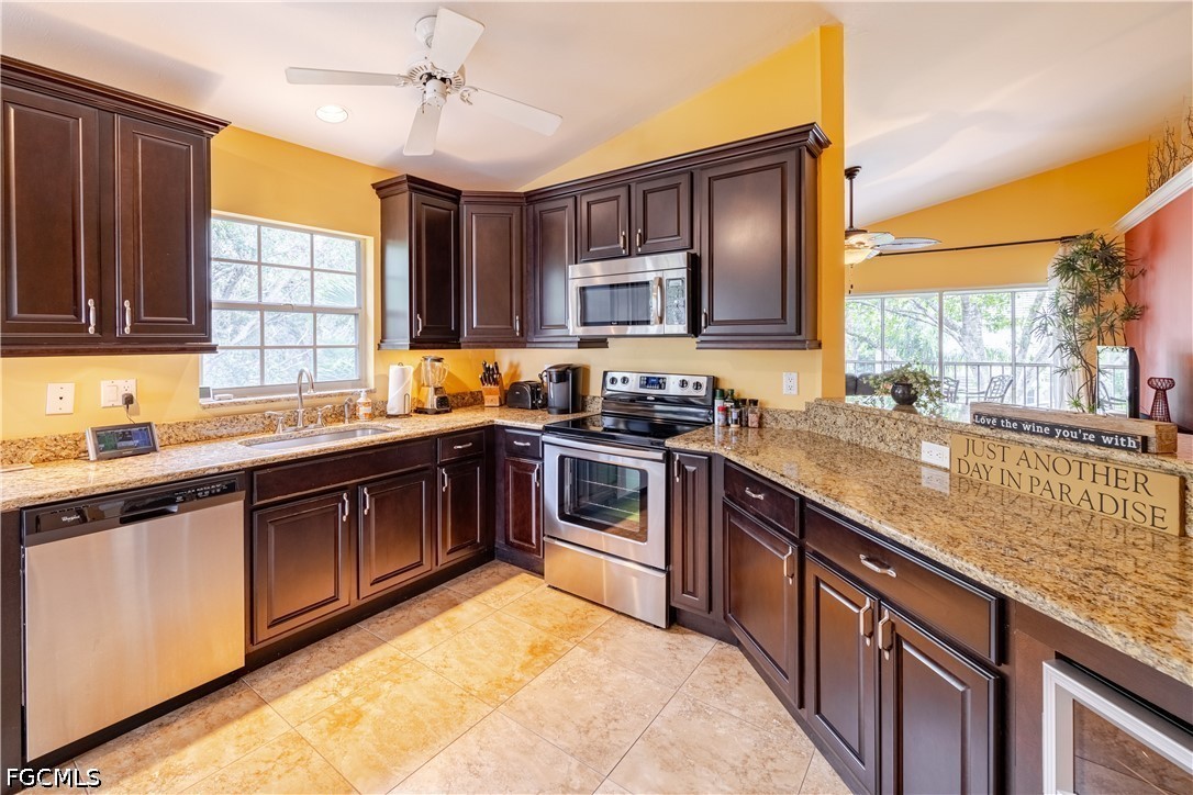 2 Bed Condominium for Sale in Naples, photo 8