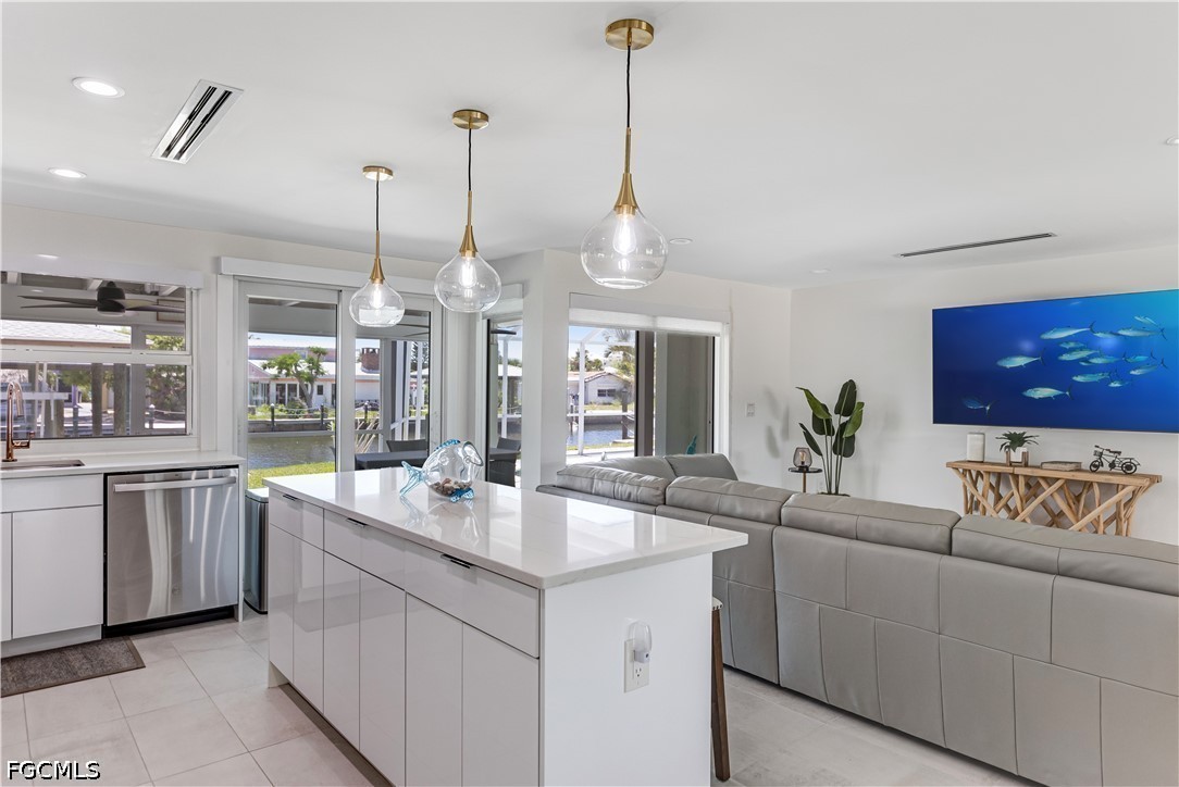 3 Bed Pool Home for Sale in Fort Myers Beach, photo 8