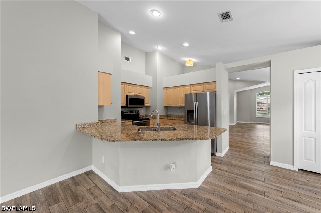 3 Bed Pool Home for Sale in Stoneybrook, photo 8